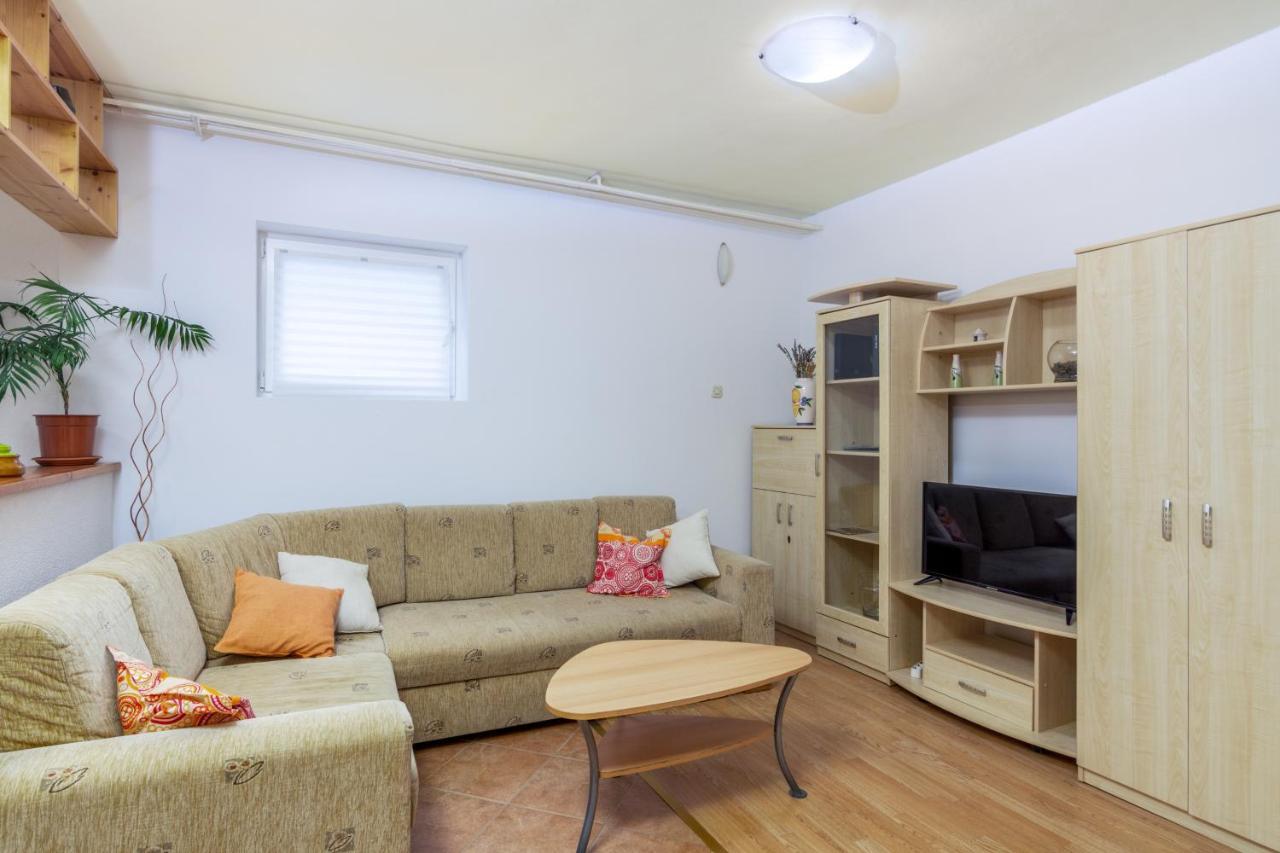 Apartment Buzet 17562A Zewnętrze zdjęcie